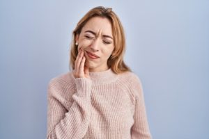 https://sfdental.com.au/wp-content/uploads/2023/10/unbearable-tooth-pain-symptoms-300x200.jpg