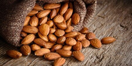 আমন্ড (Almond) স্বাস্থ্যর জন্য কতটা উপকারী