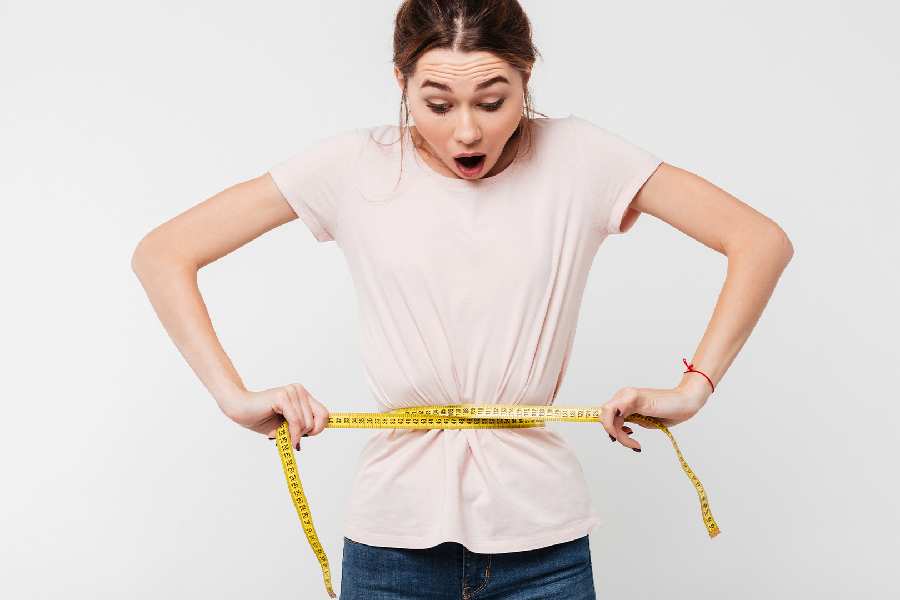 ওজন নিয়ন্ত্রণের সঠিক ও সহজ উপায়: স্বাস্থ্যকর খাবার ও পর্যাপ্ত শরীরচর্চা ওজন নিয়ন্ত্রণের সঠিক ও সহজ উপায়: স্বাস্থ্যকর খাবার ও পর্যাপ্ত শরীরচর্চা